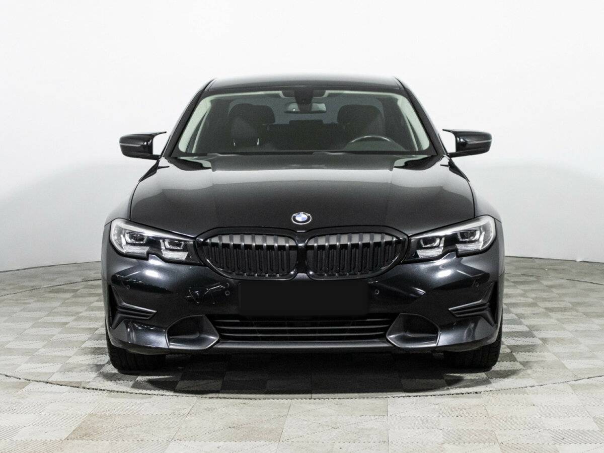 BMW 3 серии с пробегом — 2020 год. Фото: #1