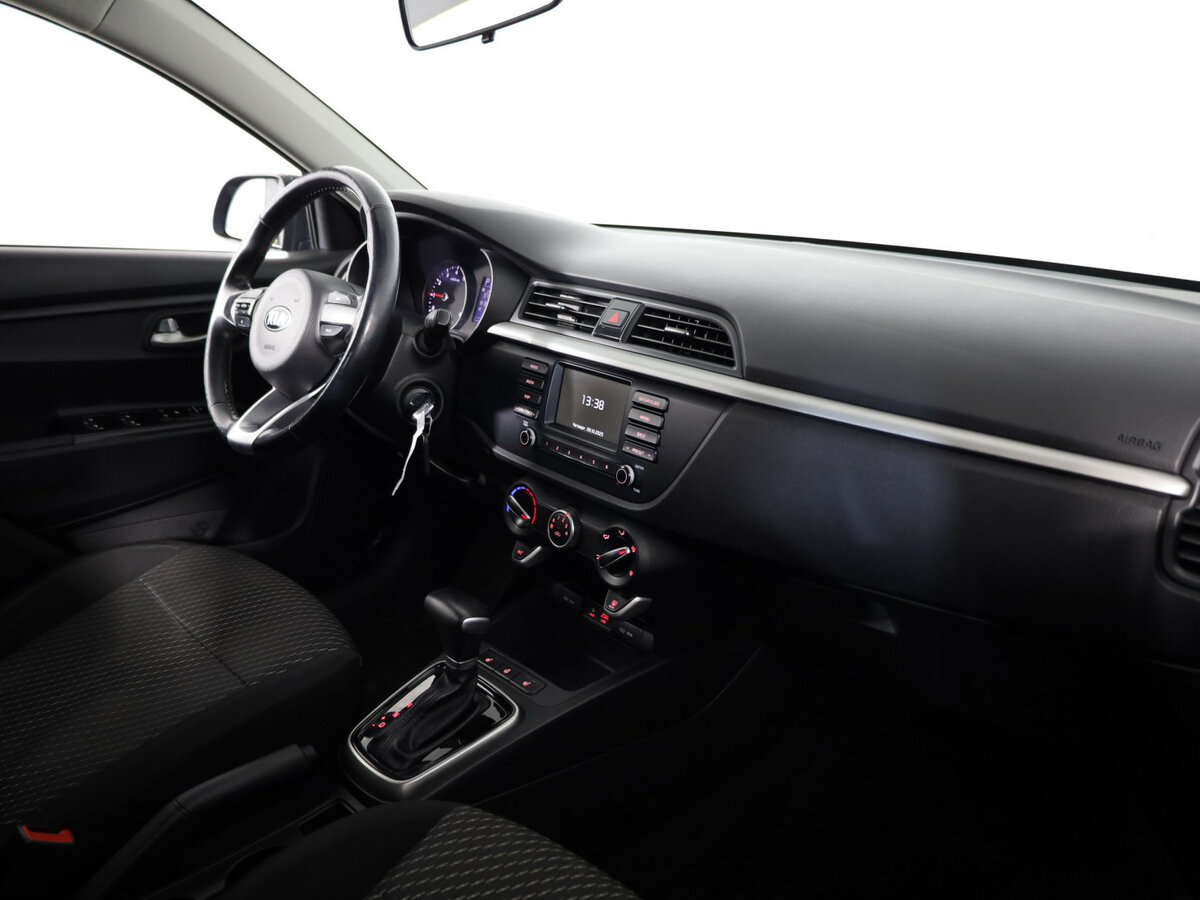 Kia Rio с пробегом — 2017 год. Фото: #10