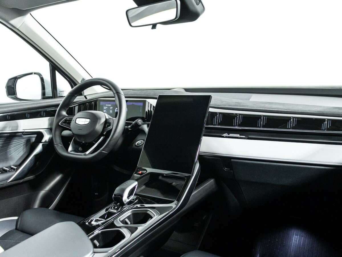 Geely Atlas с пробегом — 2024 год. Фото: #8