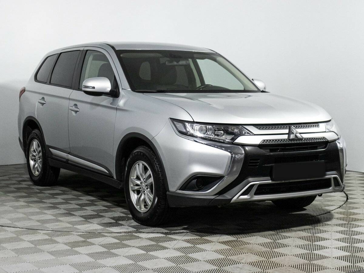 Mitsubishi Outlander с пробегом — 2019 год. Фото: #2
