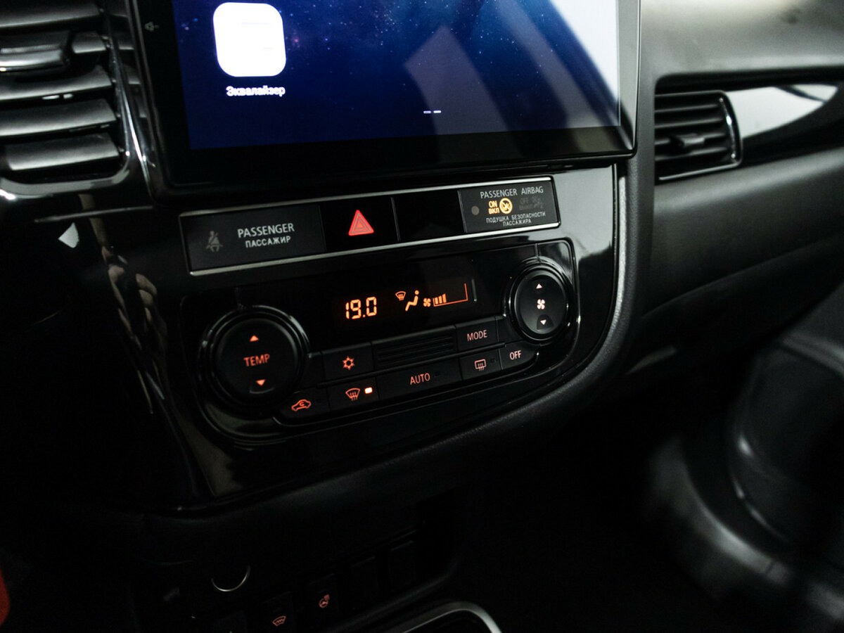 Mitsubishi Outlander с пробегом — 2019 год. Фото: #13