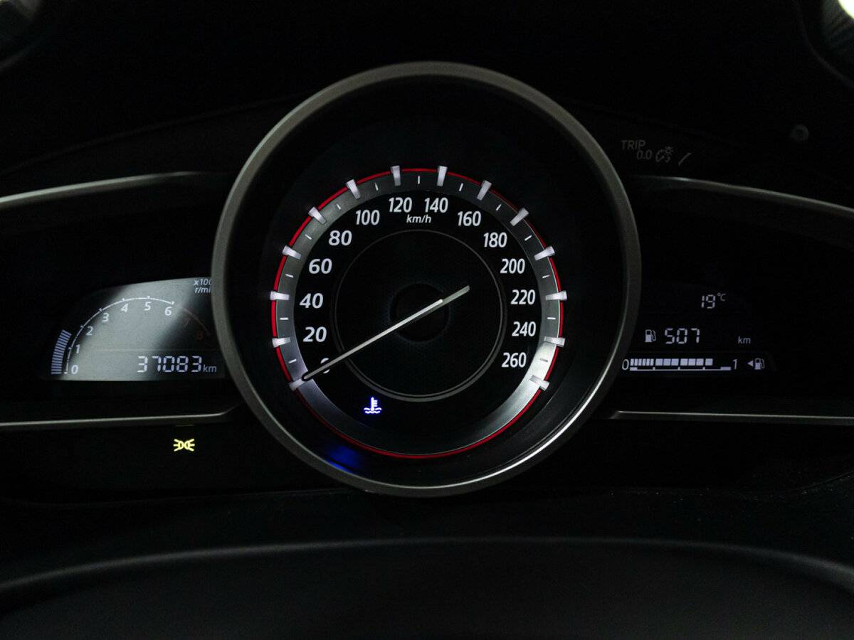 Mazda 3 с пробегом — 2014 год. Фото: #11