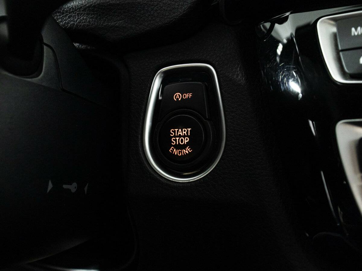 BMW 3 серии с пробегом — 2017 год. Фото: #15