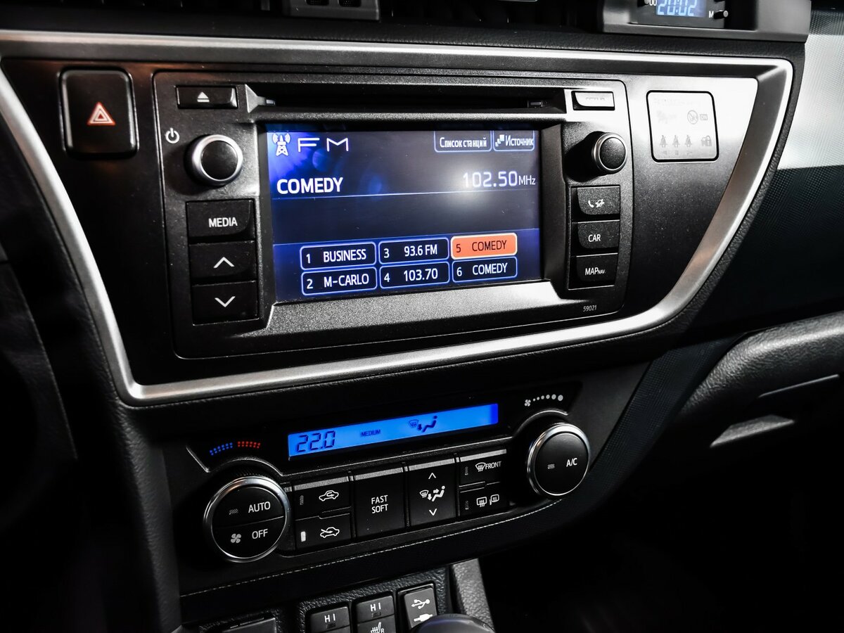 Toyota Auris с пробегом — 2014 год. Фото: #16