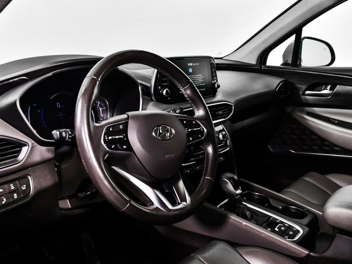 Hyundai Santa Fe с пробегом — 2018 год. Фото: #11