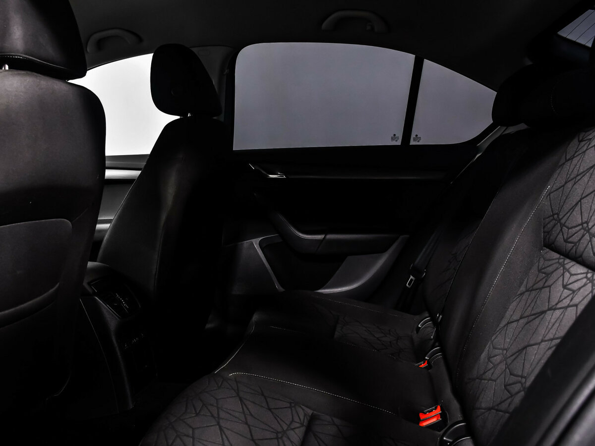 Skoda Octavia с пробегом — 2020 год. Фото: #12