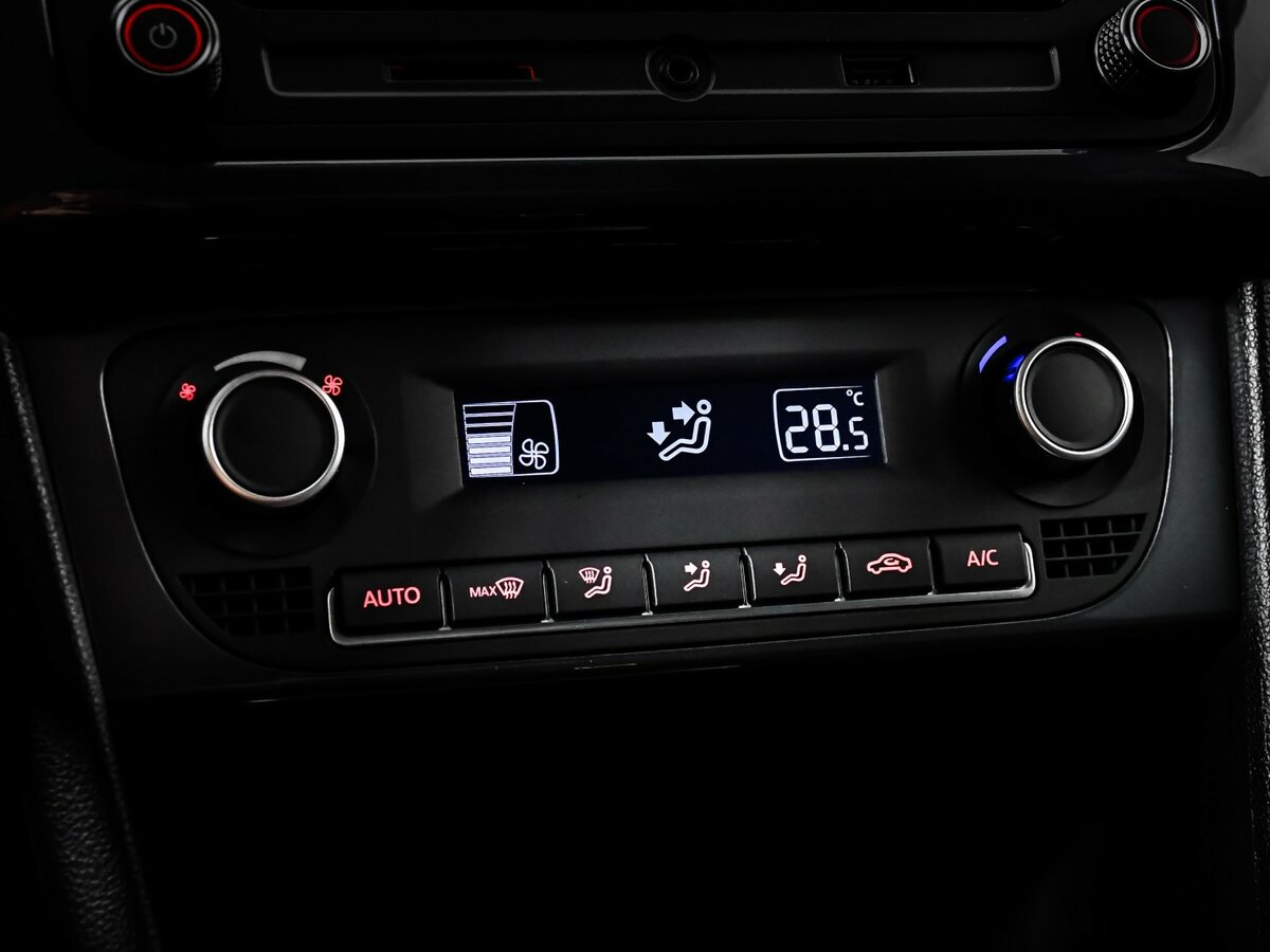 Volkswagen Polo с пробегом — 2018 год. Фото: #14