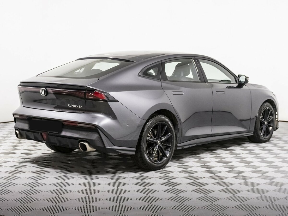 Changan UNI-V с пробегом — 2023 год. Фото: #3