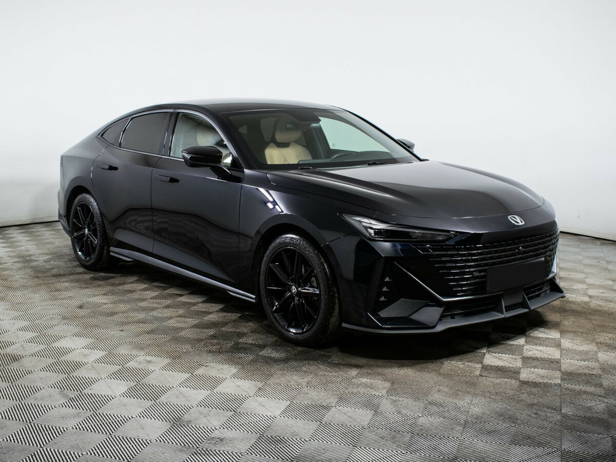 Changan UNI-V с пробегом — 2022 год. Фото: #2