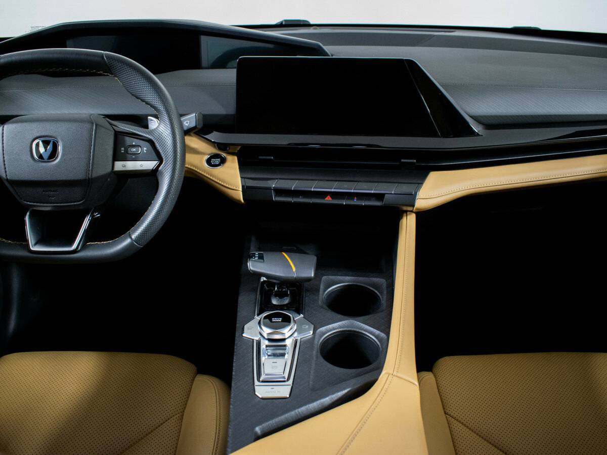 Changan UNI-V с пробегом — 2022 год. Фото: #8