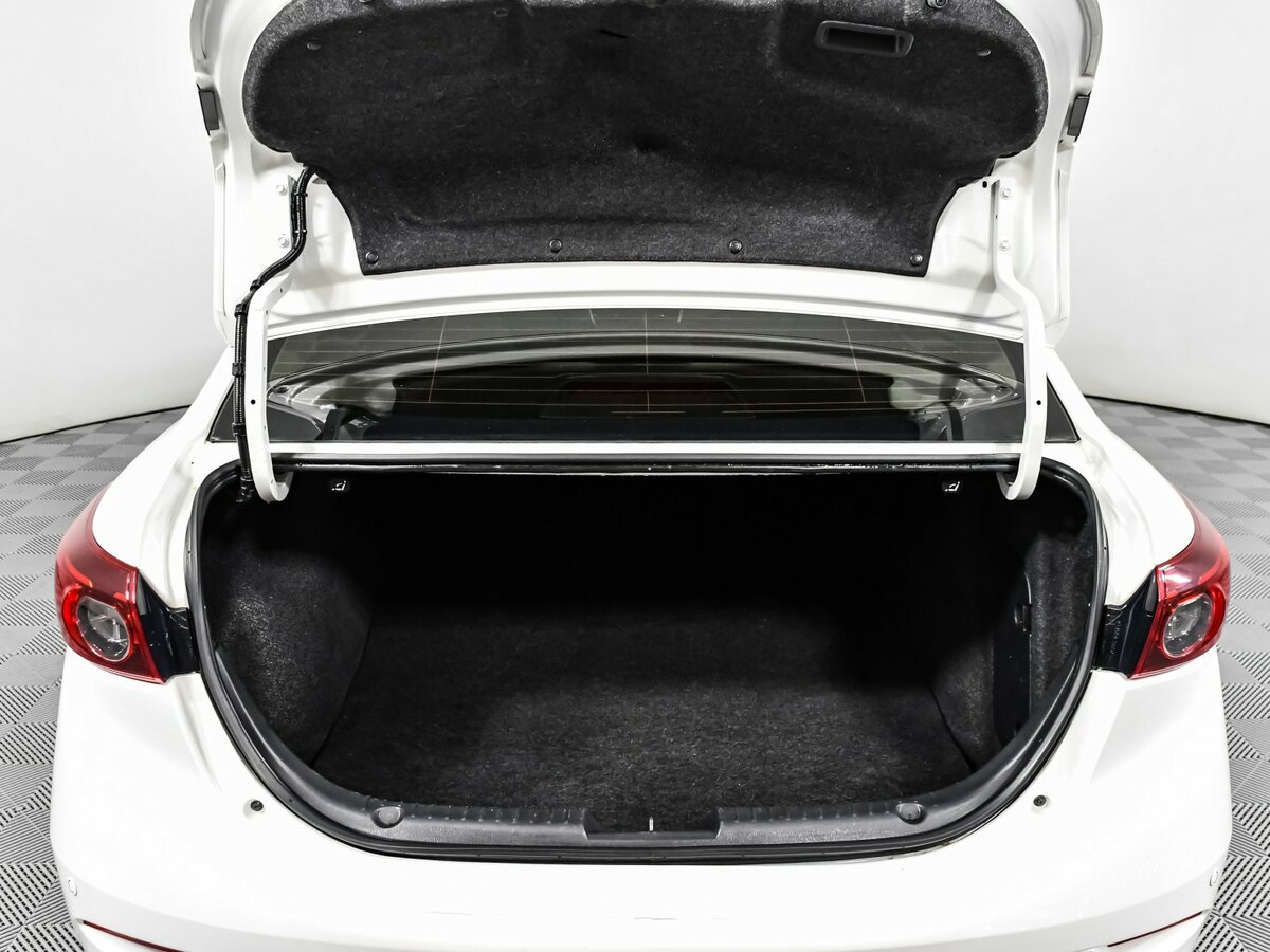 Mazda 3 с пробегом — 2014 год. Фото: #10