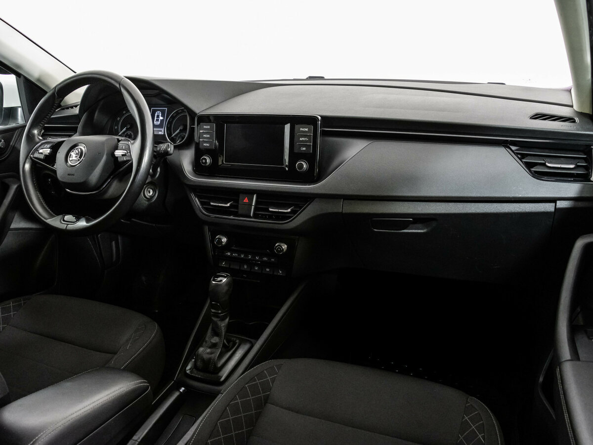 Skoda Rapid с пробегом — 2020 год. Фото: #6