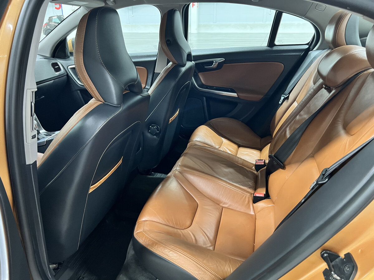 Volvo S60 с пробегом — 2012 год. Фото: #11