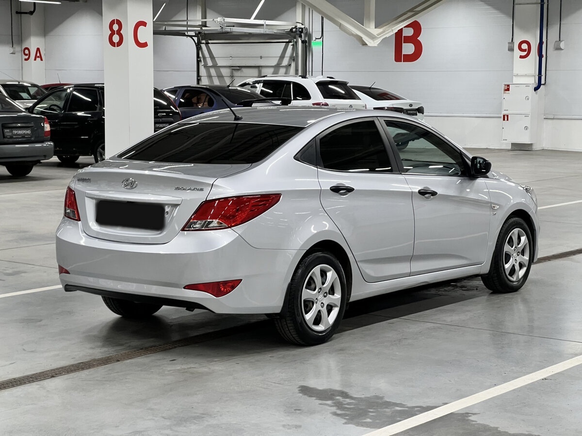 Hyundai Solaris с пробегом — 2015 год. Фото: #4