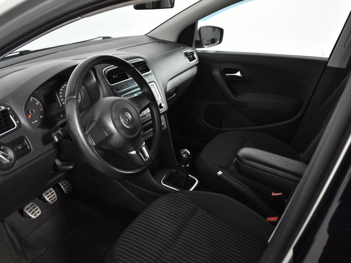 Volkswagen Polo с пробегом — 2014 год. Фото: #8