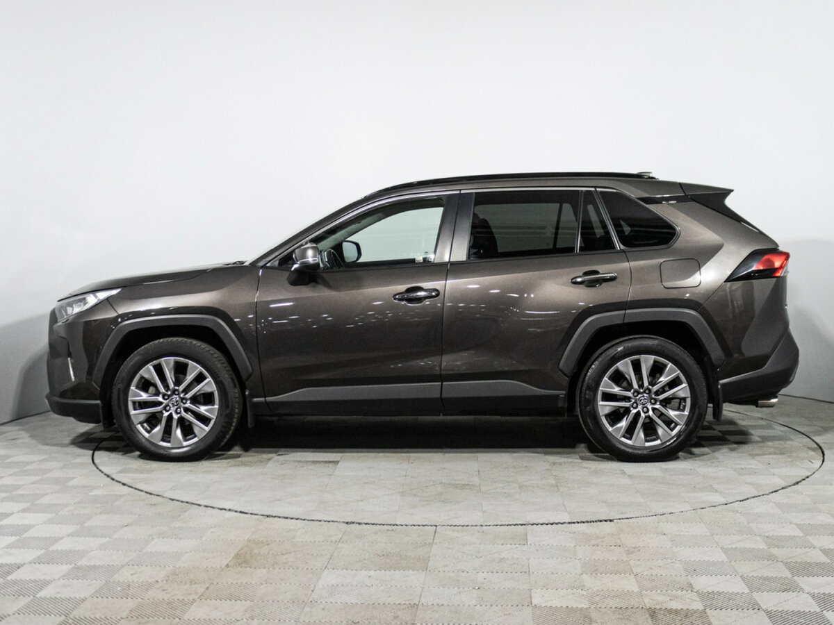 Toyota RAV4 с пробегом — 2020 год. Фото: #7
