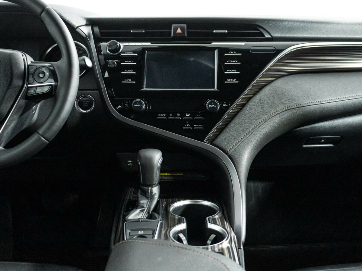 Toyota Camry с пробегом — 2019 год. Фото: #13