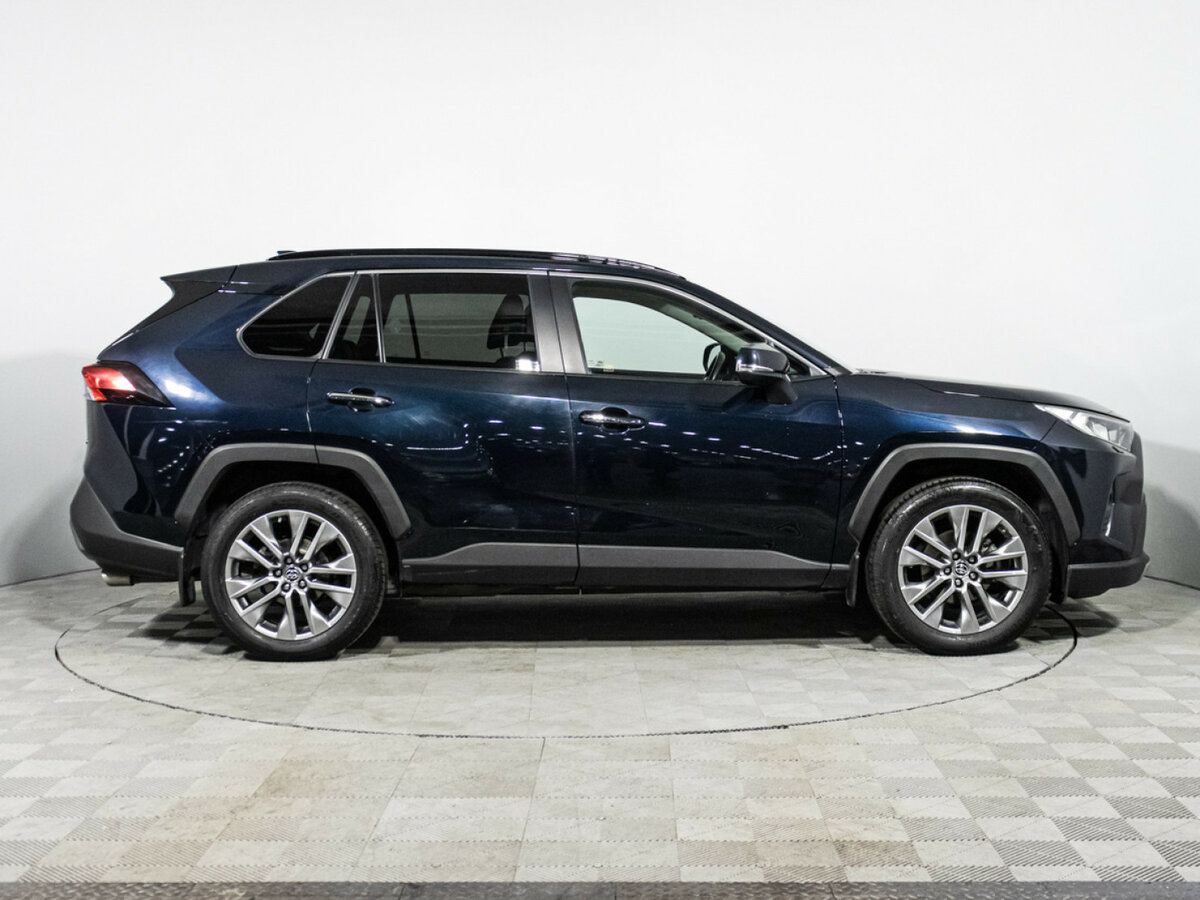 Toyota RAV4 с пробегом — 2019 год. Фото: #3