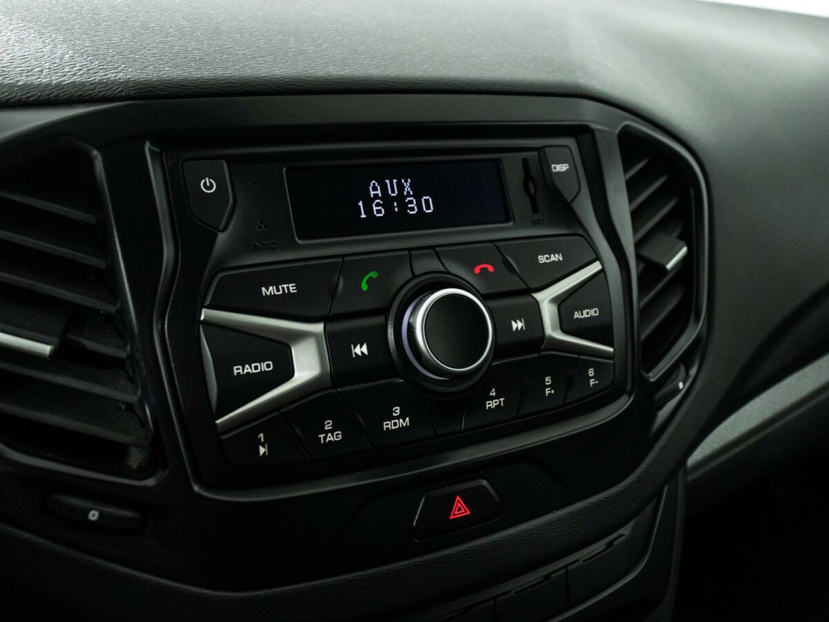 Lada (ВАЗ) Vesta с пробегом — 2020 год. Фото: #13