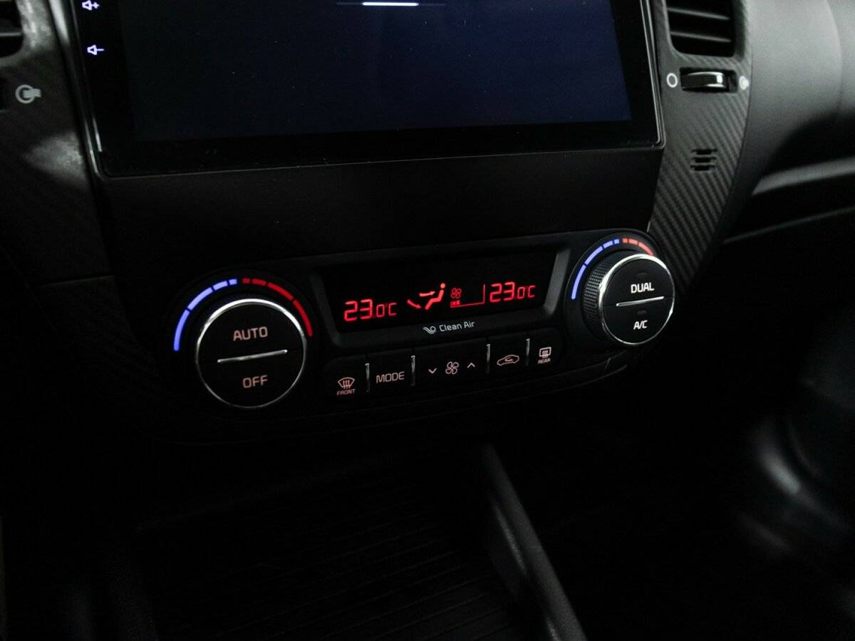 Kia Cerato с пробегом — 2015 год. Фото: #15