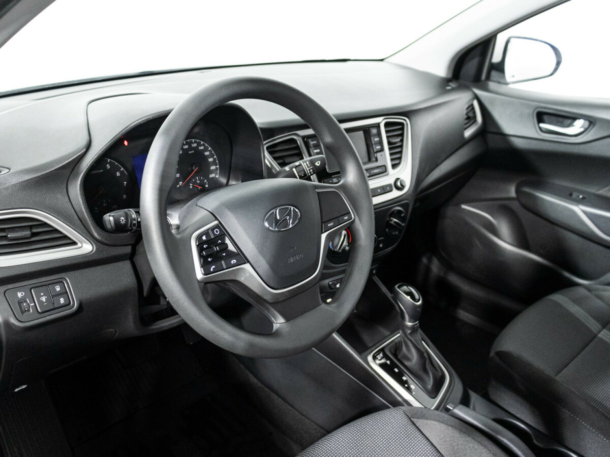 Hyundai Solaris с пробегом — 2022 год. Фото: #8