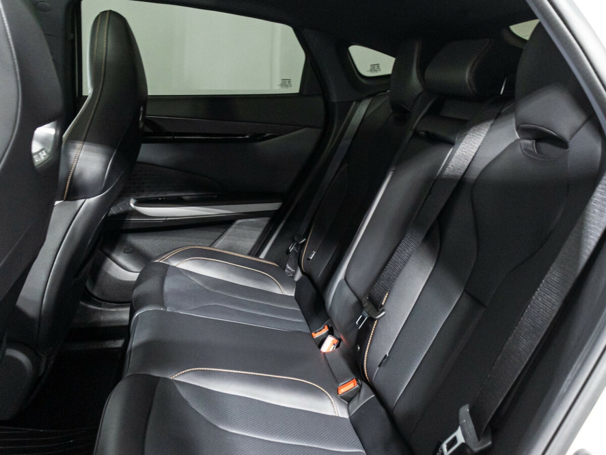 Changan UNI-V с пробегом — 2023 год. Фото: #9