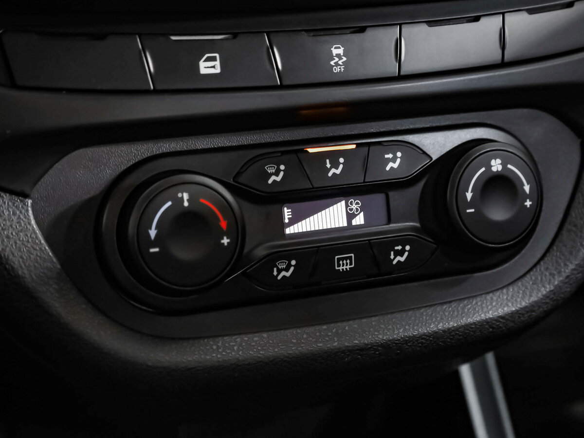 Lada (ВАЗ) Vesta с пробегом — 2018 год. Фото: #13