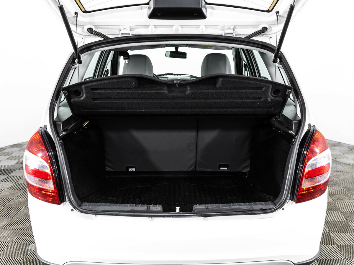 Lada (ВАЗ) Granta с пробегом — 2023 год. Фото: #15