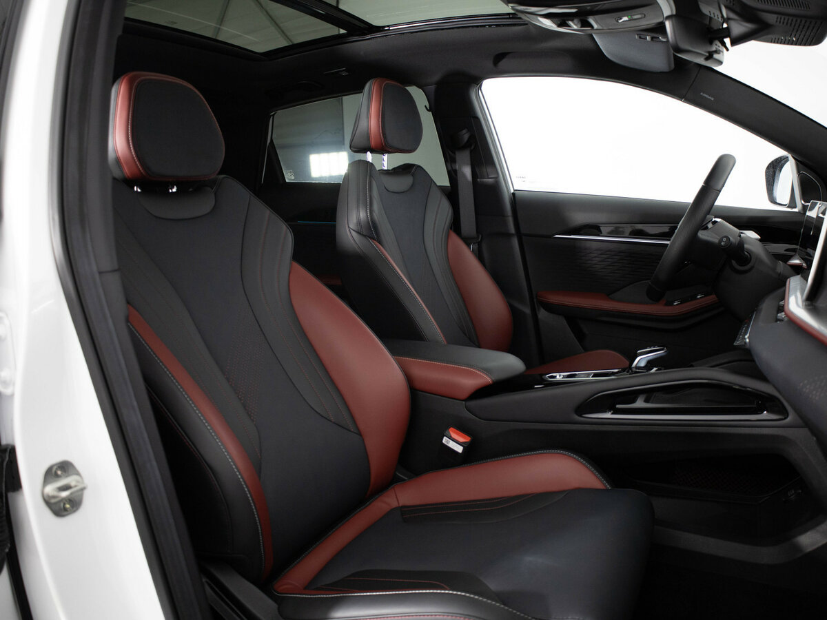 Geely Coolray с пробегом — 2023 год. Фото: #10