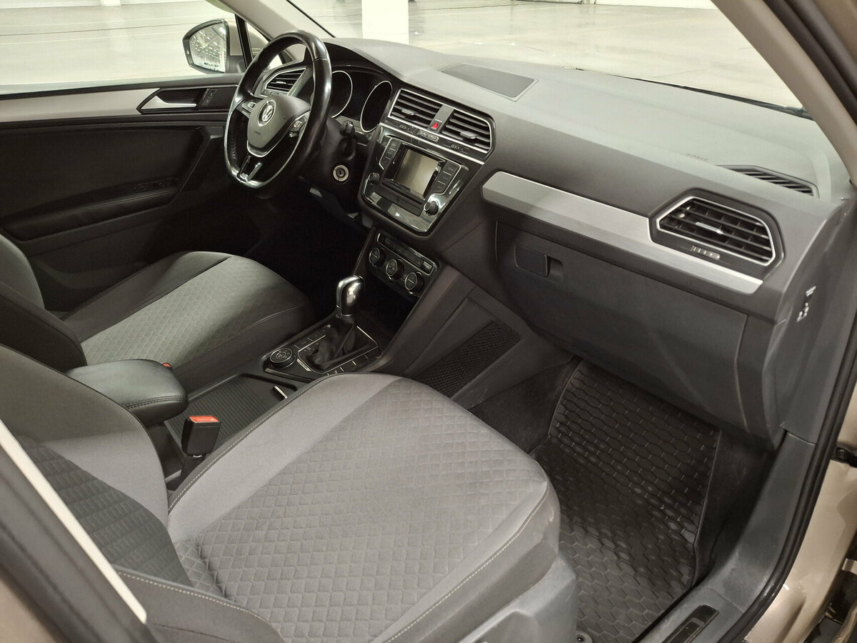 Volkswagen Tiguan с пробегом — 2017 год. Фото: #10