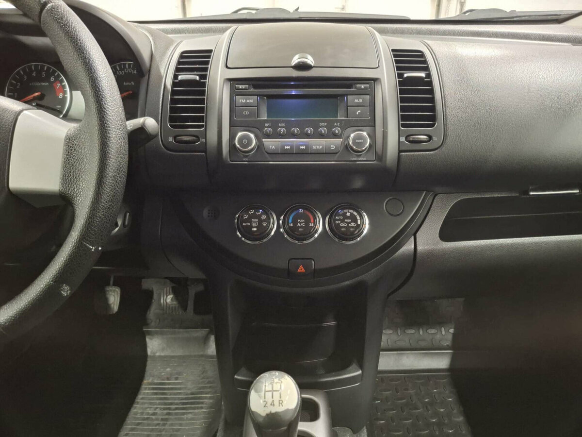Nissan Note с пробегом — 2012 год. Фото: #14