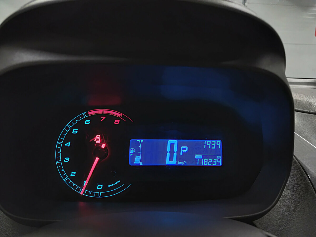 Chevrolet Cobalt с пробегом — 2013 год. Фото: #10