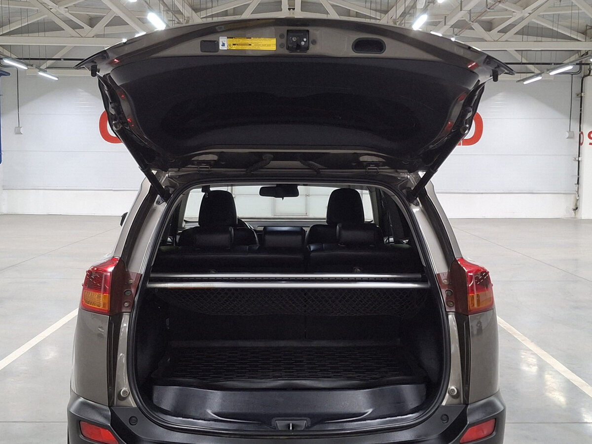 Toyota RAV4 с пробегом — 2013 год. Фото: #9