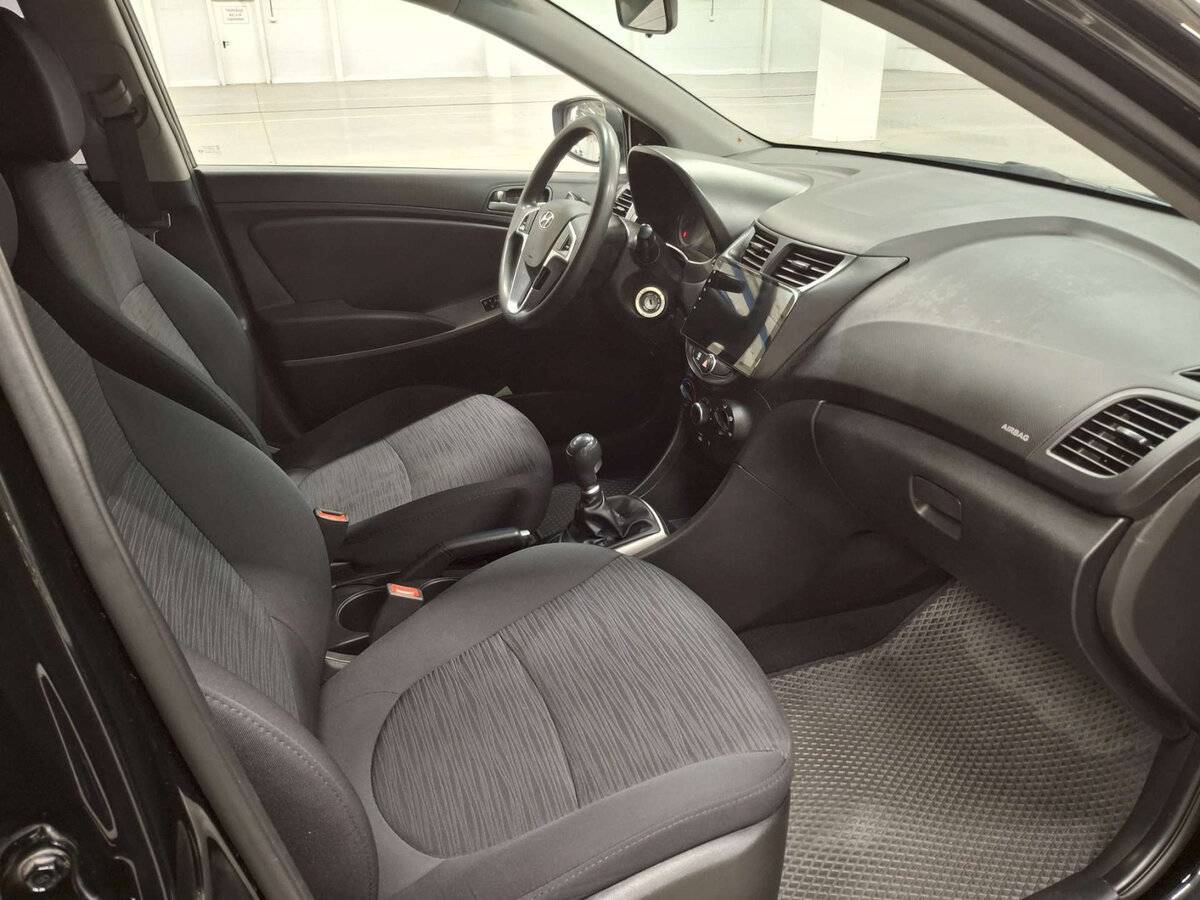 Hyundai Solaris с пробегом — 2016 год. Фото: #10