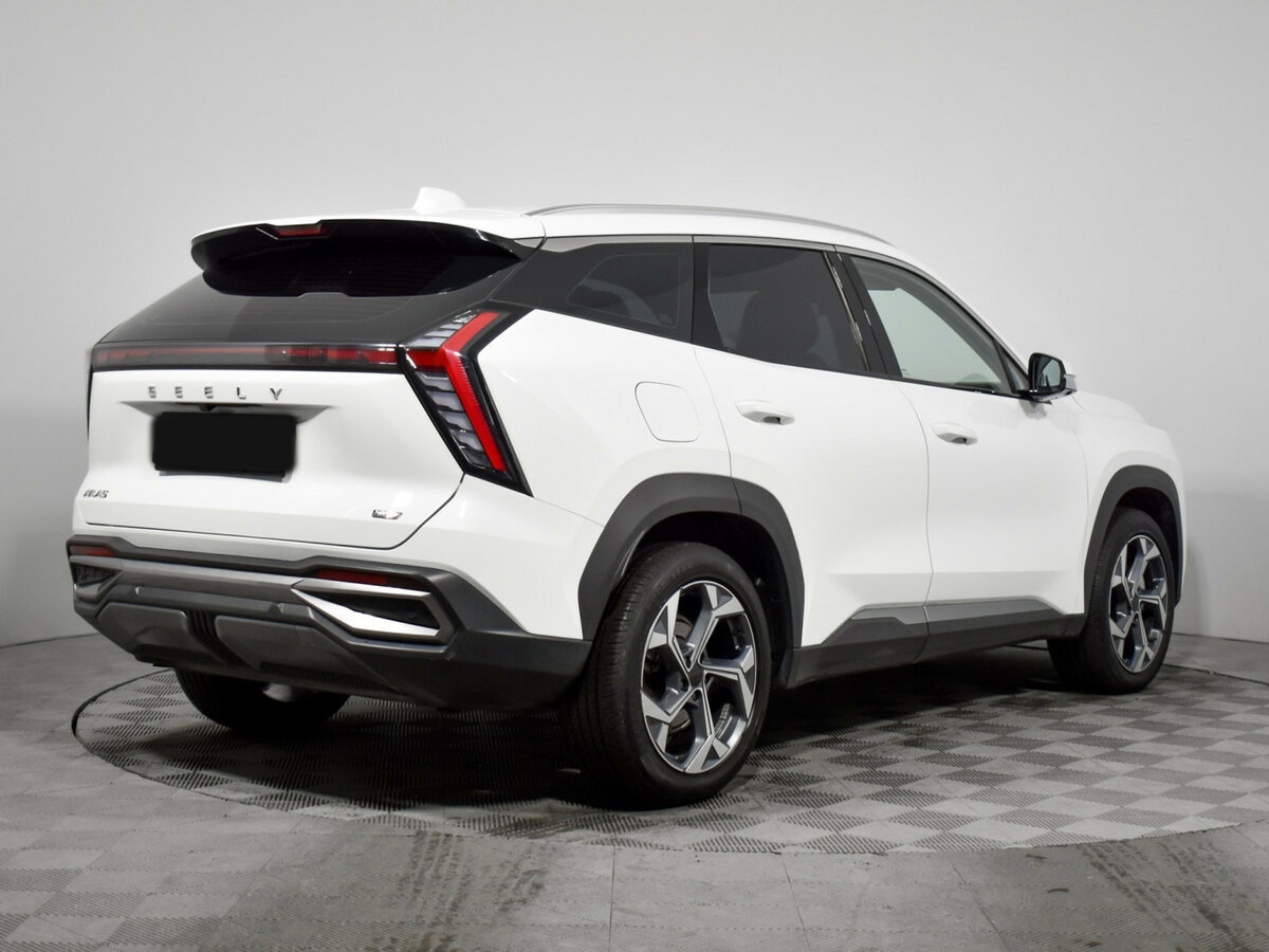 Geely Atlas с пробегом — 2024 год. Фото: #3