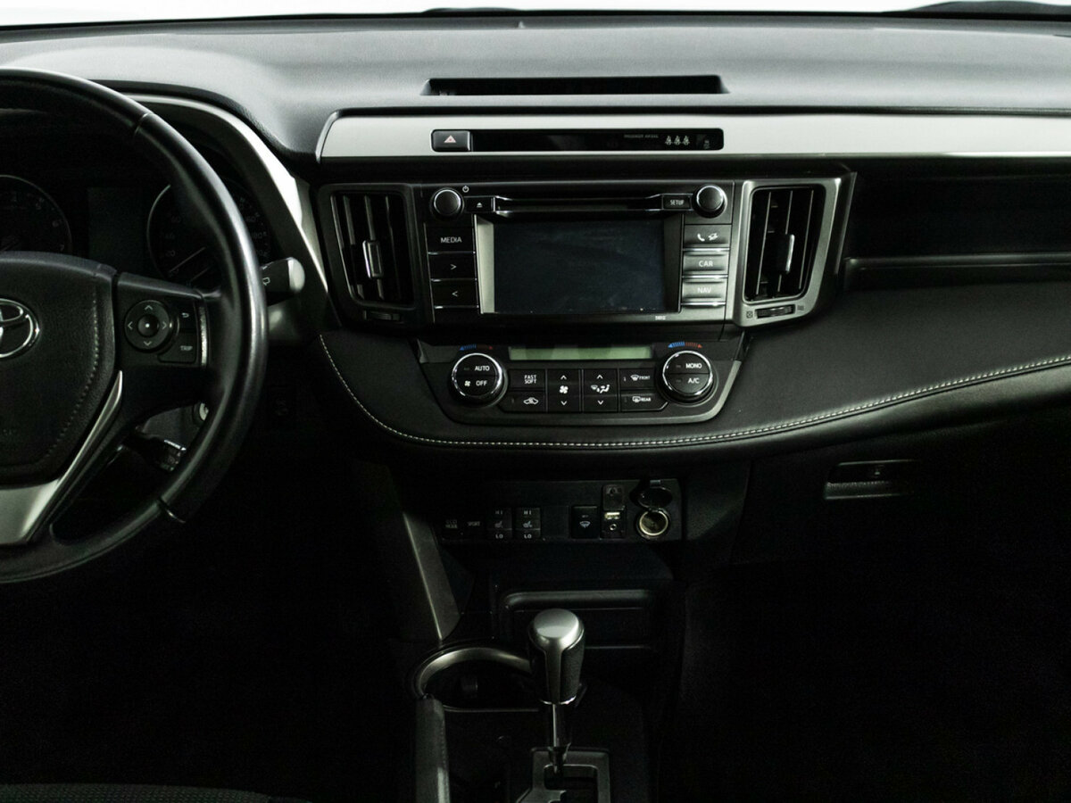 Toyota RAV4 с пробегом — 2015 год. Фото: #12