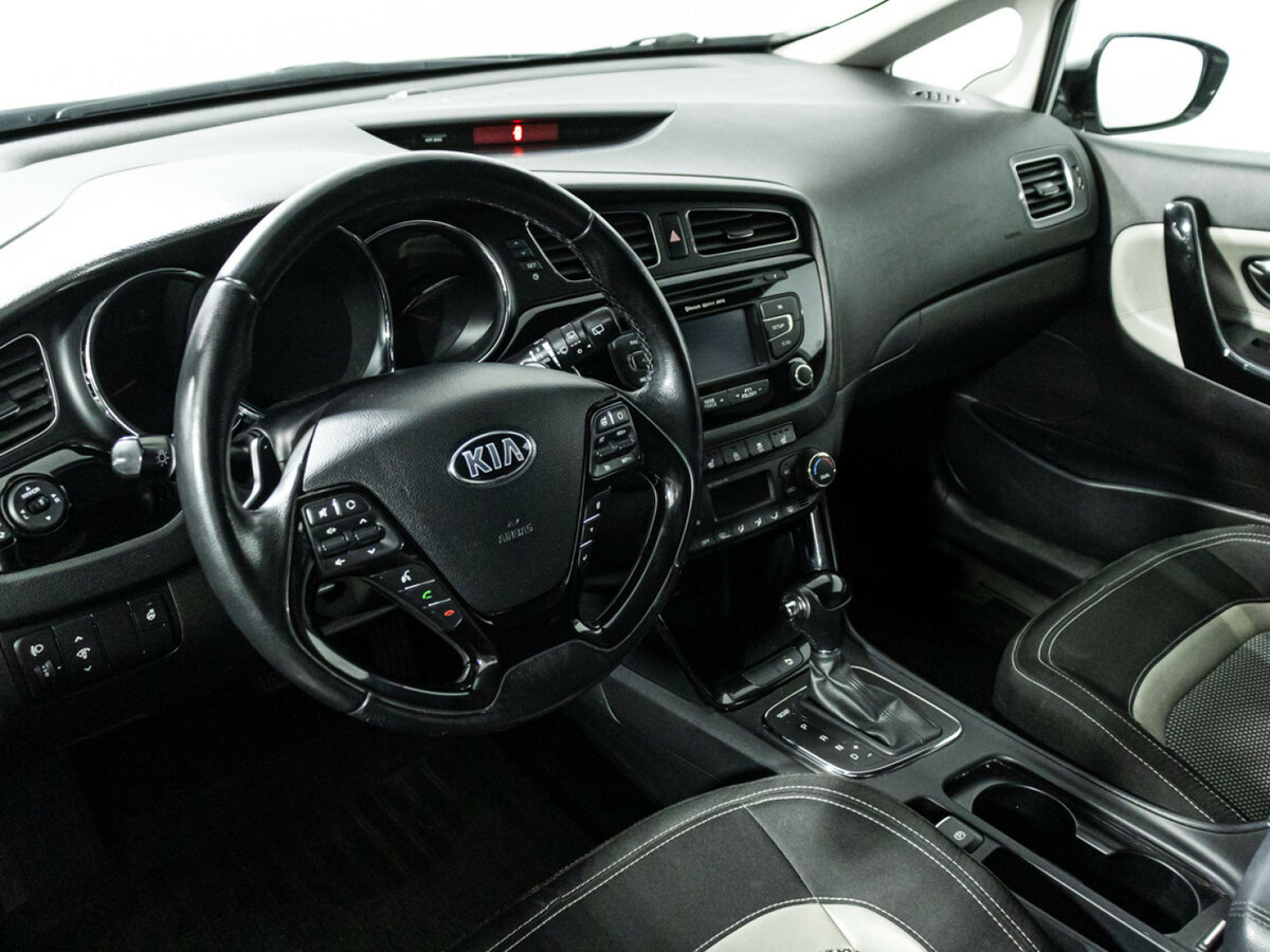 Kia Ceed с пробегом — 2015 год. Фото: #10
