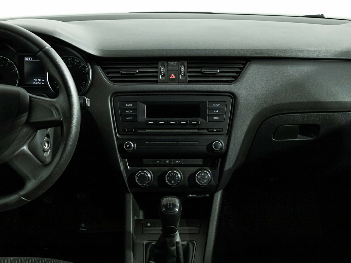 Skoda Octavia с пробегом — 2014 год. Фото: #11