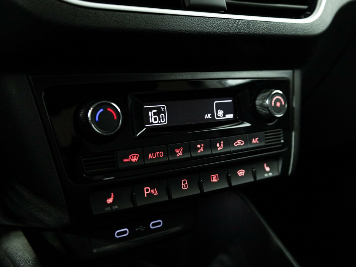 Volkswagen Polo с пробегом — 2022 год. Фото: #12