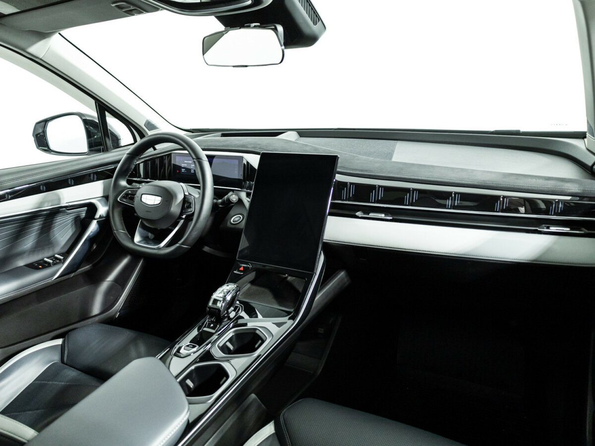 Geely Atlas с пробегом — 2024 год. Фото: #8