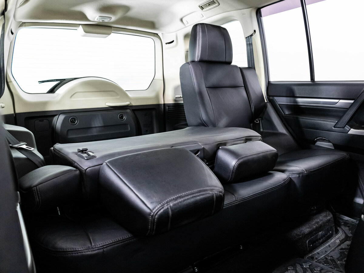 Mitsubishi Pajero с пробегом — 2017 год. Фото: #25