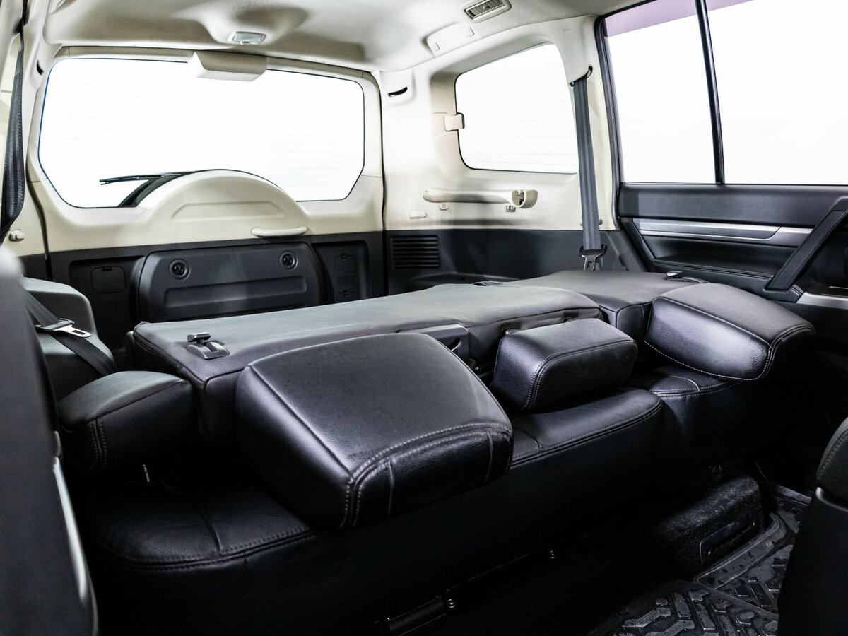 Mitsubishi Pajero с пробегом — 2017 год. Фото: #26