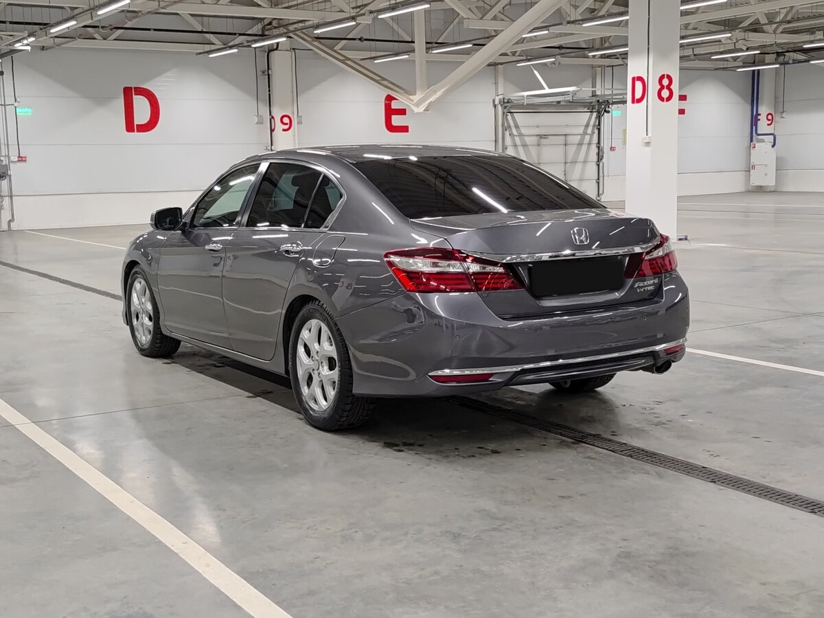 Honda Accord с пробегом — 2016 год. Фото: #6