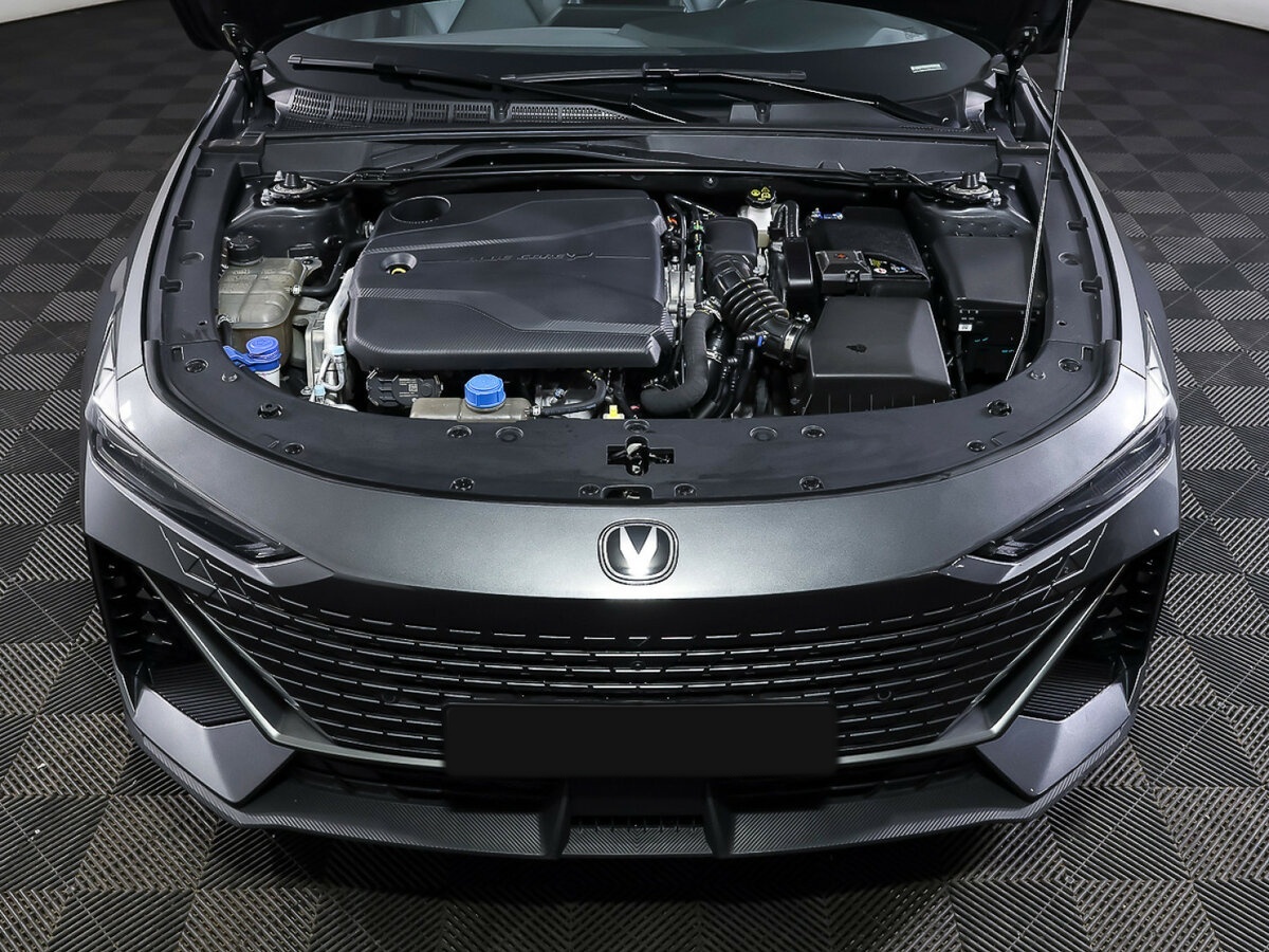 Changan UNI-V с пробегом — 2023 год. Фото: #8