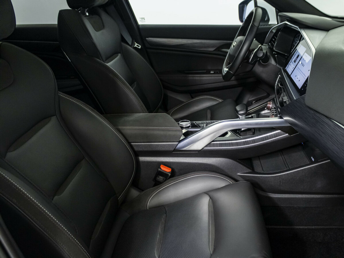 Geely Tugella с пробегом — 2023 год. Фото: #7