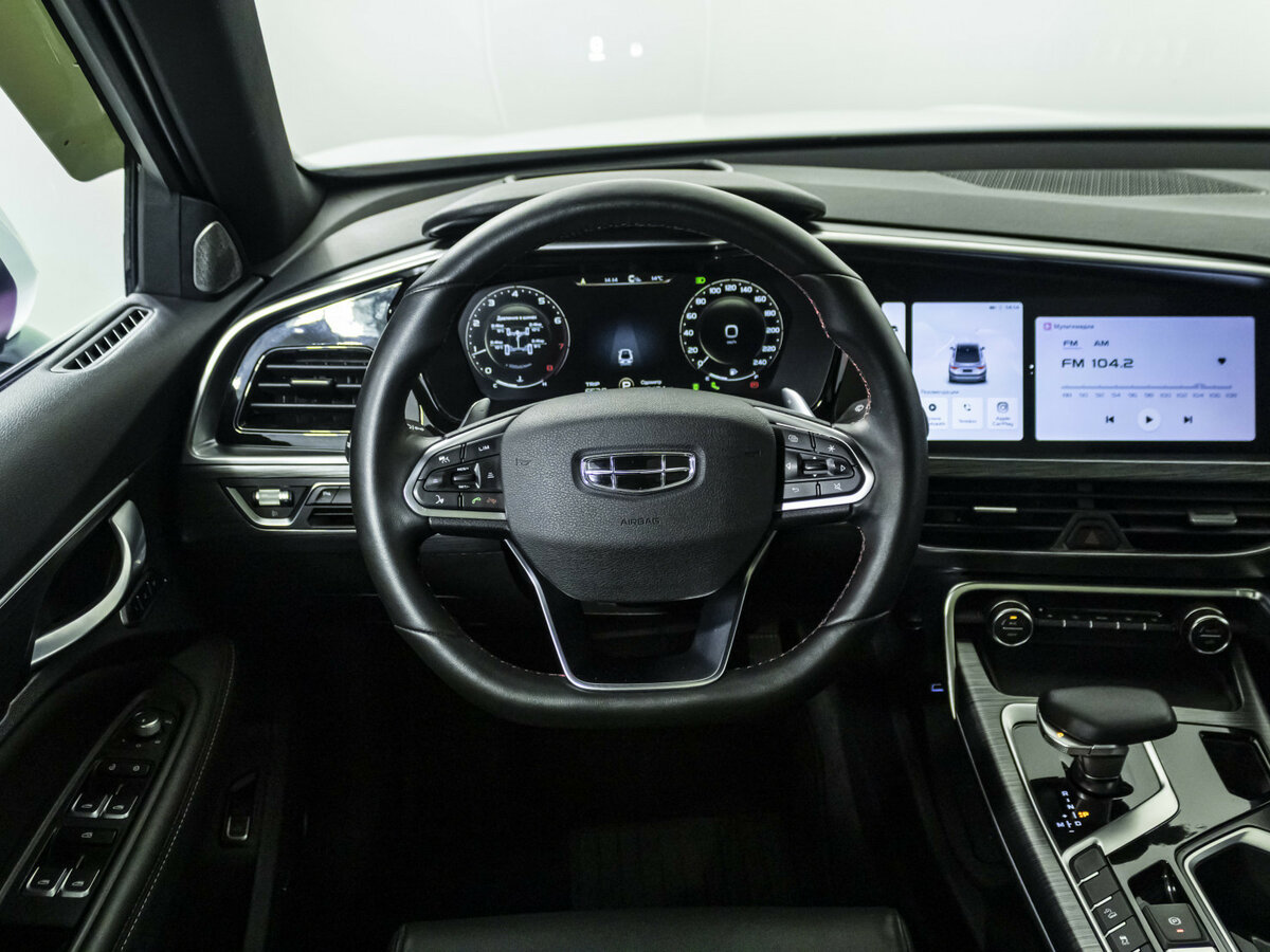 Geely Tugella с пробегом — 2023 год. Фото: #9