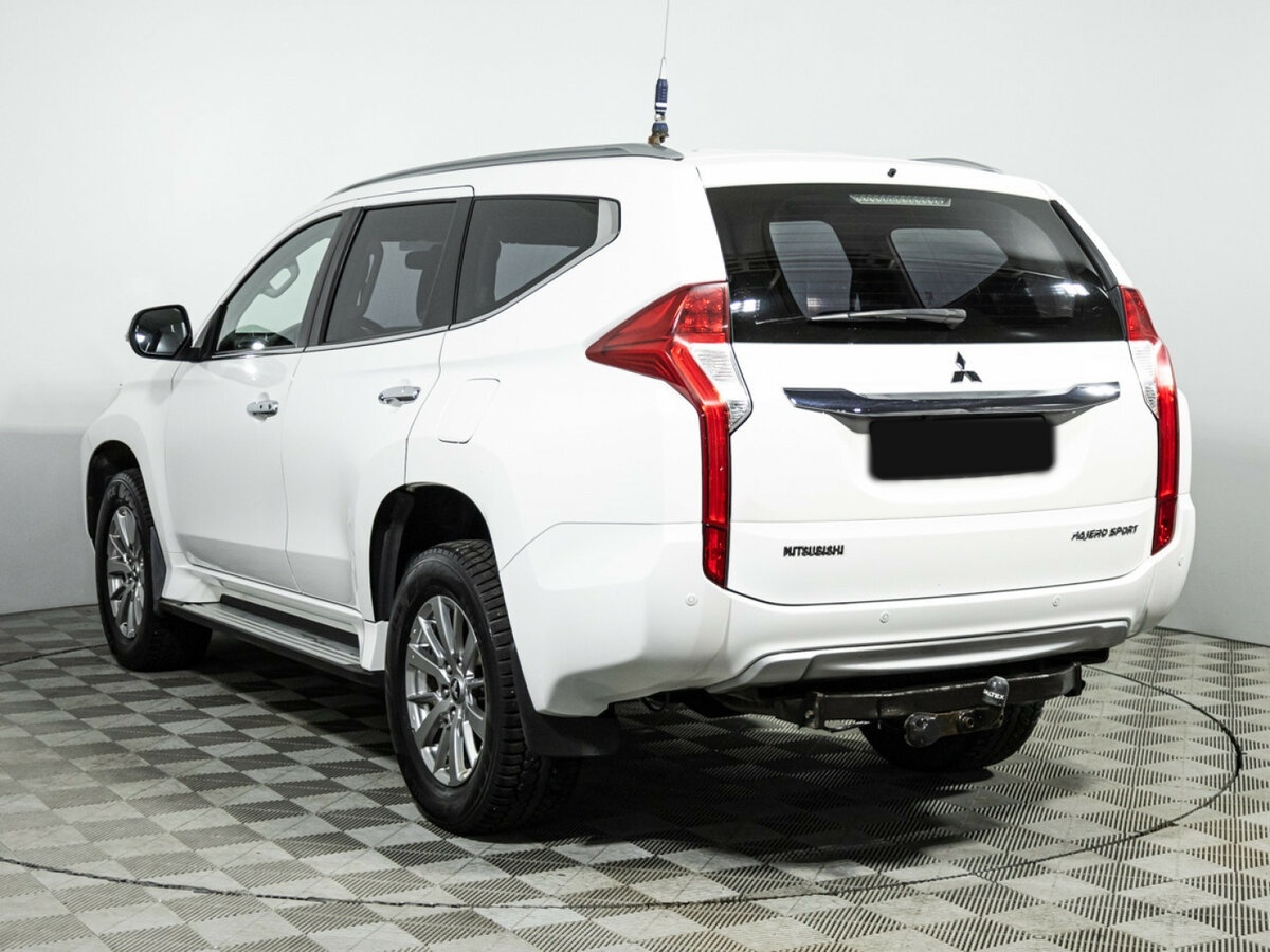Mitsubishi Pajero Sport с пробегом — 2018 год. Фото: #5