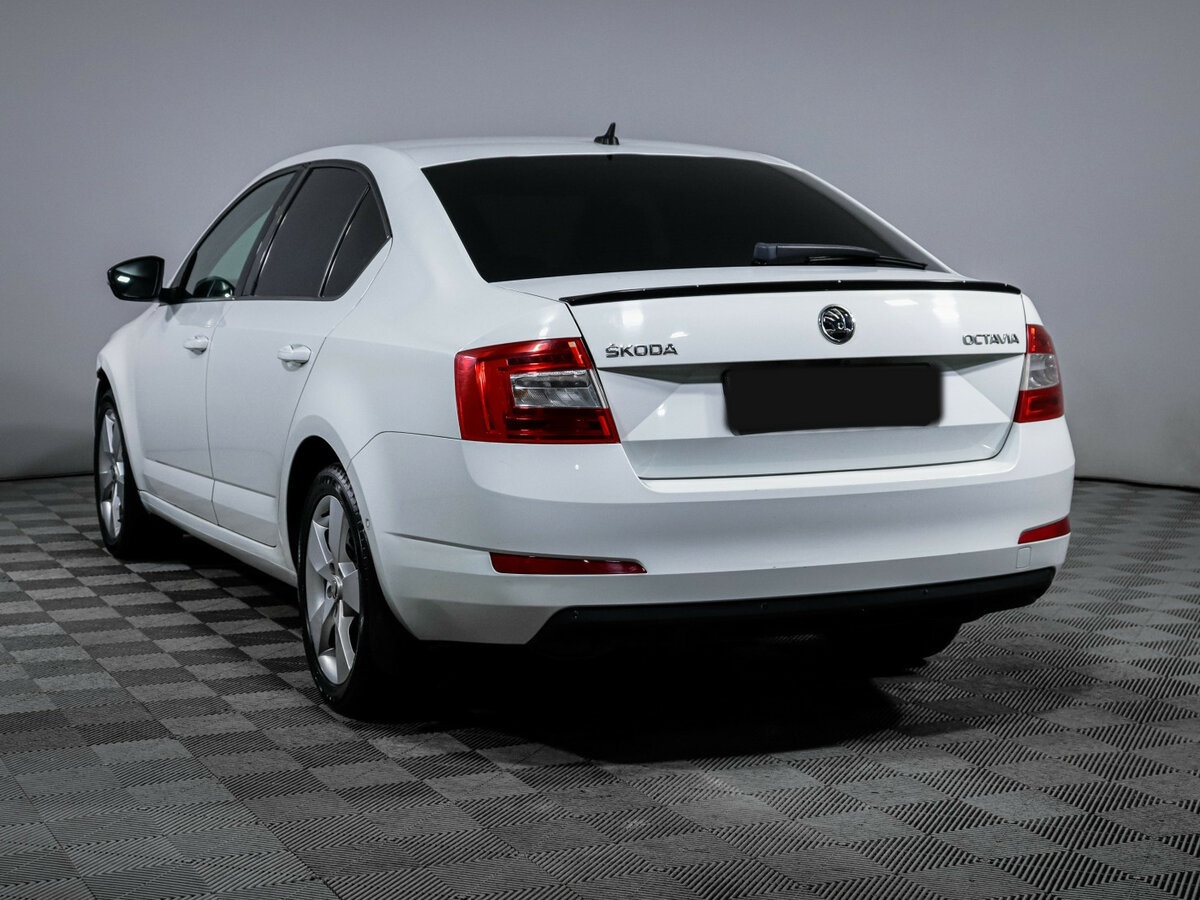 Skoda Octavia с пробегом — 2015 год. Фото: #5