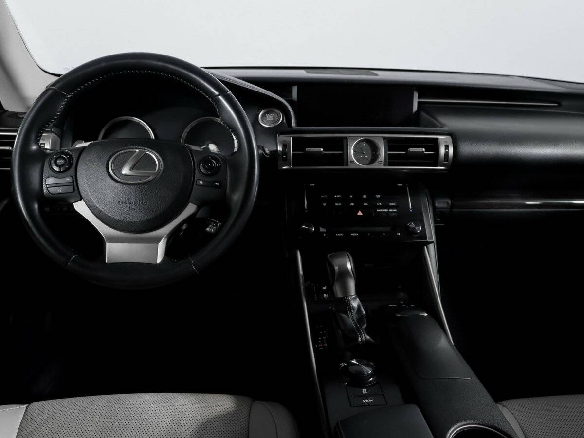 Lexus IS с пробегом — 2013 год. Фото: #9