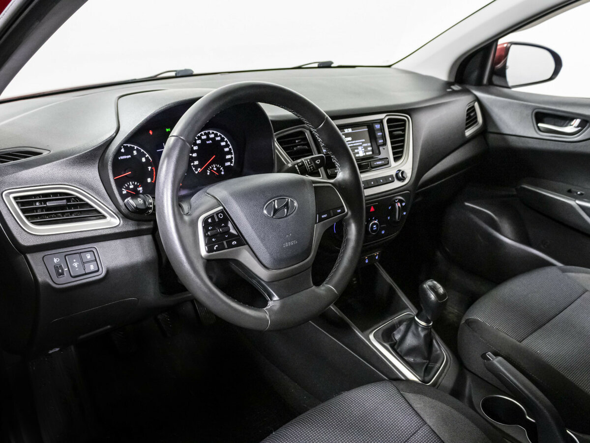 Hyundai Solaris с пробегом — 2021 год. Фото: #10